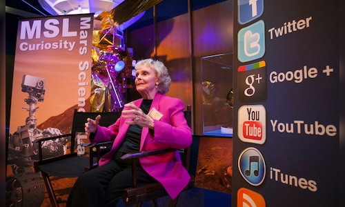 June Lockhart, iconic TV mom of ‘Lassie’ and ‘Lost in Space,’ dies at 100
