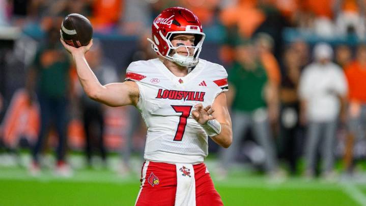 UofL’s Miller Moss named finalist for Golden Arm Award