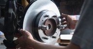 Incertidumbre por revisión del T-MEC ‘frena’ producción de autos en México: Cae 6% en septiembre