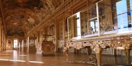 Así es el Salón Apolo, la sala del Louvre donde se exhibían las joyas de la Corona francesa robadas