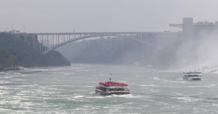 Travelling to the U.S. for Thanksgiving or Columbus Day? Here’s how to plan for flight delays and check Canada/U.S. border wait times at Niagara, Windsor and other crossings