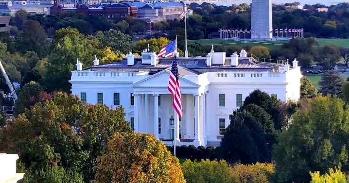 White House East Wing demolition for new ballroom begins