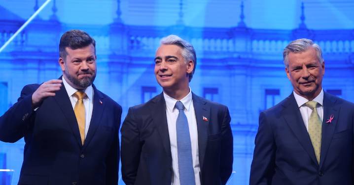 Desde el ajuste de Kast a la fijación de precios de Artés: candidatos detallan sus propuestas económicas en el debate