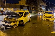 Daños en dos vehículos que chocaron