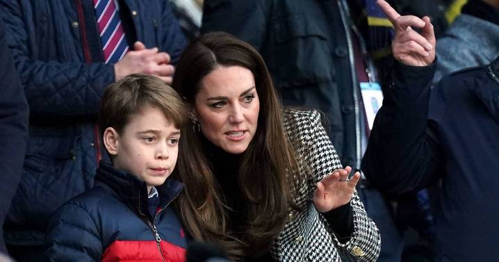 Princess Kate's gesture for Prince George that left her red