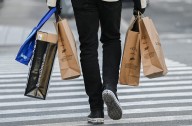 ‘Tis the season, but spend within reason: Canadians cautious of spending ahead of the holidays