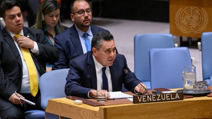 U.S. clashes with Venezuela and allies at emergency U.N. meeting on strikes in Caribbean