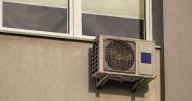 ¿Adiós al aire acondicionado? Prohíben instalarlos en las fachadas de todas las viviendas sin autorización