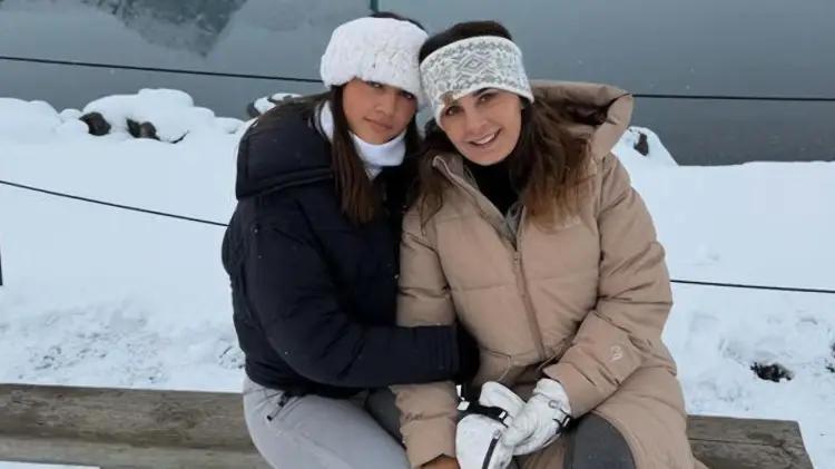 Mayrín Villanueva y su hija encuentran silencio en los glaciares de Islandia