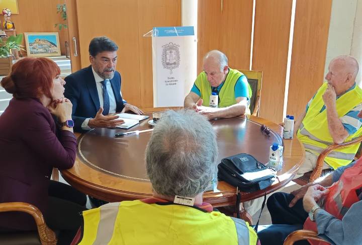 Barcala anuncia una nueva jefatura de servicio para la concejalía de Mayores