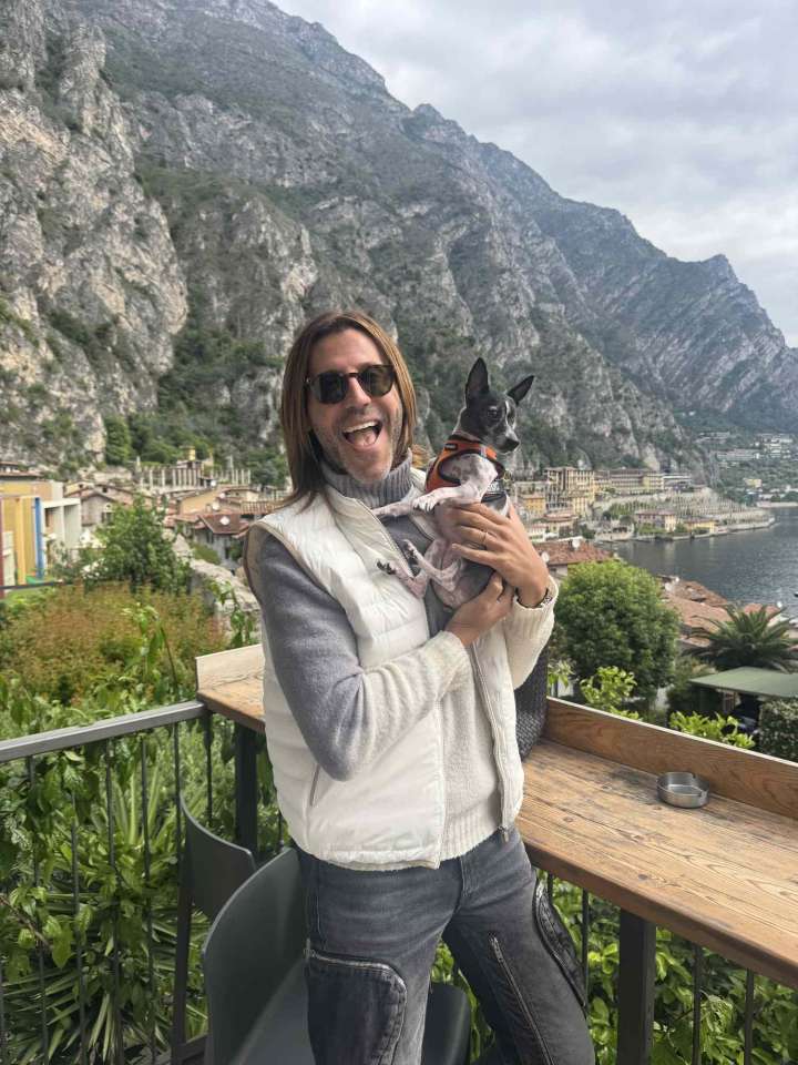 Las aventuras de Quique Usales, un trotamundos sin filtro