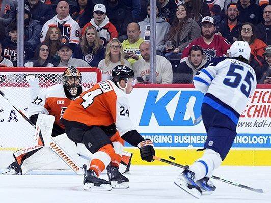 Winnipeg Jets beat the Philadelphia FLyers 5