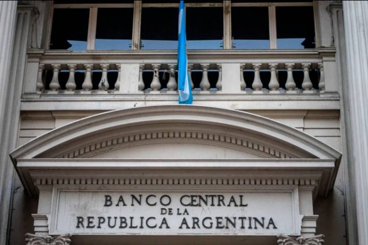 El Banco Central oficializó feriados bancarios tras las Elecciones Legislativas: no venderán dólares