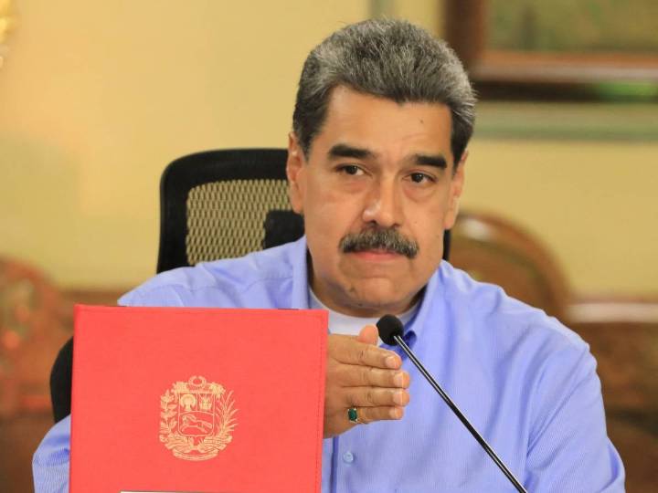 Trump dice que Maduro “ha ofrecido de todo” y presume ataque a submarino