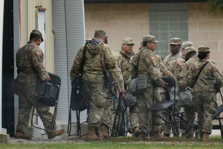 Una corte federal frena temporalmente el despliegue de la Guardia Nacional en Chicago