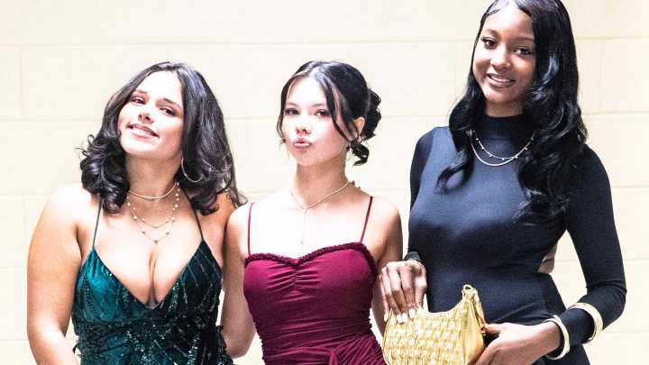 Appoquinimink students arrive to celebrate their homecoming dance