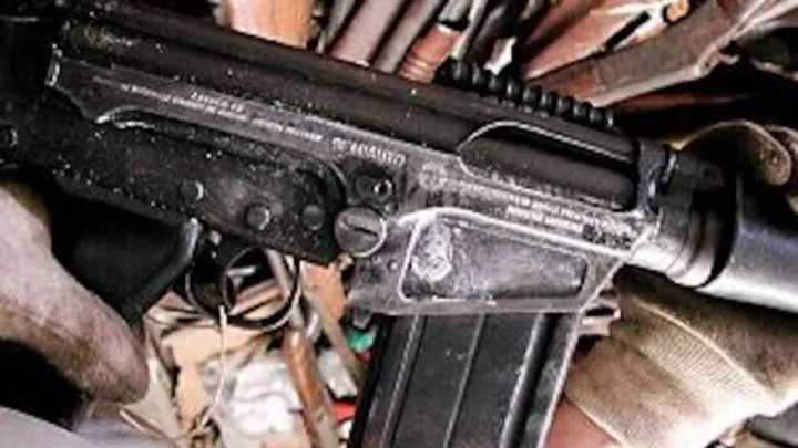 Hallaron un FAL argentino en poder del Comando Vermelho: investigan si fue robado en Fray Luis Beltrán