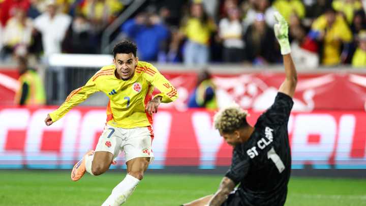 Colombia frenó su racha goleadora, no pudo romper el cerco de Canadá y tuvo que conformarse con un empate sin goles