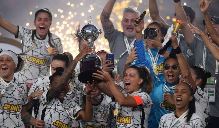 ¿Cómo se clasifica a la Copa Libertadores Femenina?