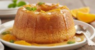 Budín de naranja sin gluten: húmedo, esponjoso y con un glaseado brillante
