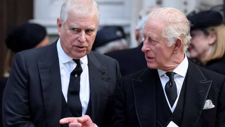 El Príncipe Andrés Deberá Renunciar a sus Títulos por Orden del Rey Carlos: ¿Qué Implica?