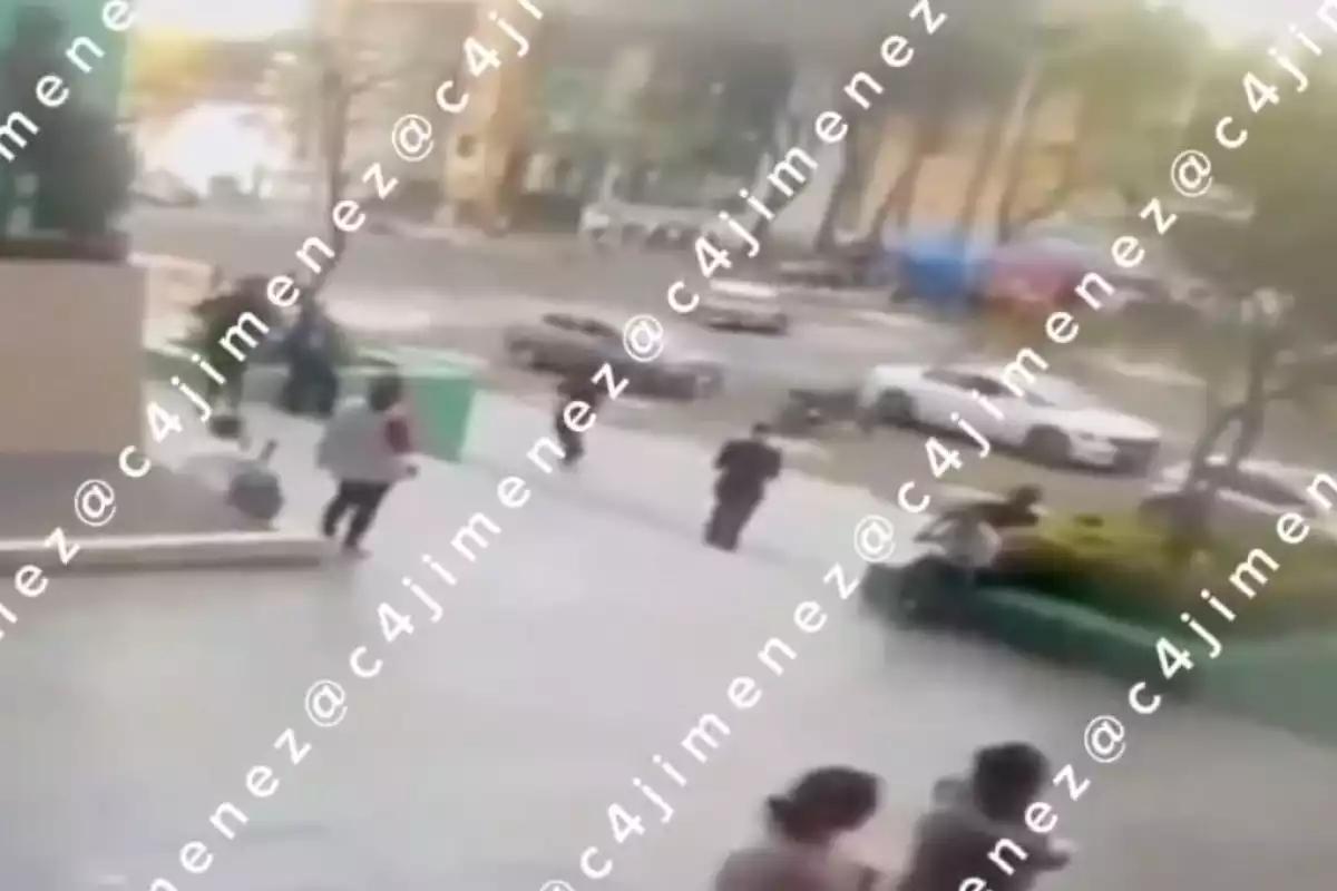 Difunden video del asesinato del abogado Cohen, mientras segundo sospechoso es imputado y sigue en prisión