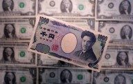 Yen drops to 7-month low on fiscal concerns, euro dips