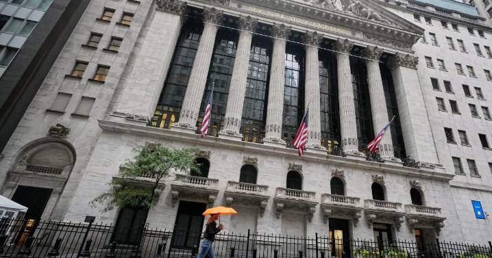Wall Street rises to finish its best week in two months after bank stocks stabilize