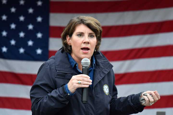 Amy McGrath announces run for U.S. Senate in Kentucky