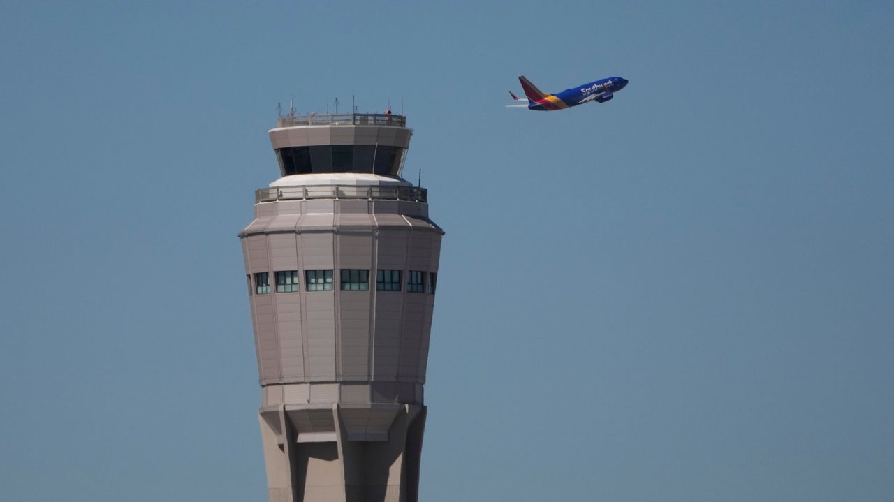 Staffing shortages cause more US flight delays as government shutdown reaches 7th day