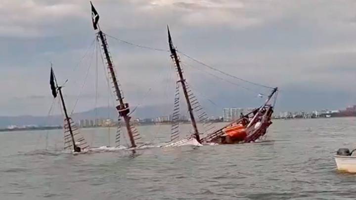Se hunde el Galeón Marigalante, el icónico ‘barco pirata’ de Puerto Vallarta