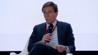 Almeida pide "apoyo europeo" para vivienda y celebra que Madrid "reduce emisiones manteniendo el crecimiento económico"