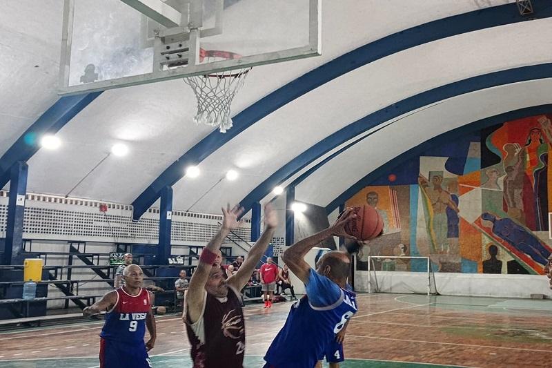 GNB y La Guaira exponen invicto en Torneo de Baloncesto Máster +60 años