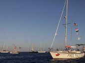 Fuerzas israelíes asaltan y desvían flotilla humanitaria a Gaza