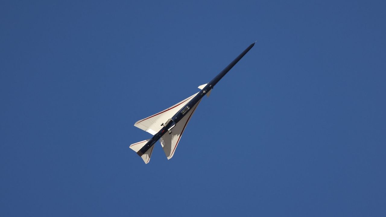 NASA's X-59 'quiet' supersonic jet makes historic 1st flight (photos)