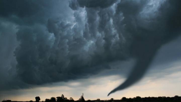 Potente tornado dejó tres víctimas mortales en Estados Unidos, es el primero en más de 10 años