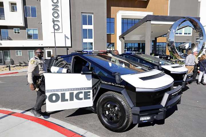 Metro Police unveils fleet of Tesla Cybertrucks