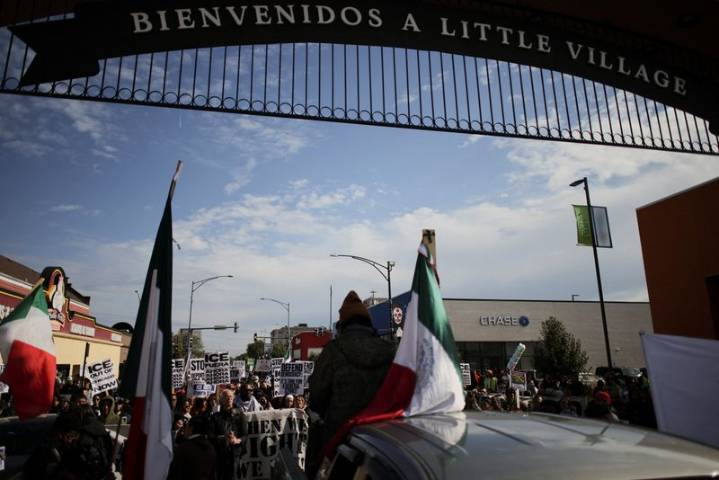 Democrat running for Congress, 5 others indicted over Chicago immigration protest