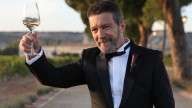 El gesto de Antonio Banderas con la prensa y sus primeras palabras en la boda de su hija Stella