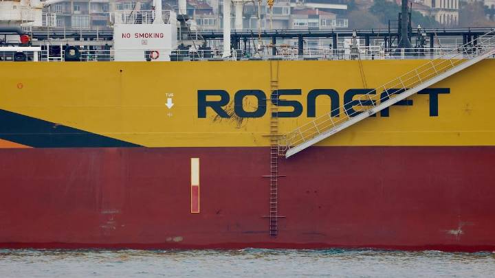 El golpe de Trump a las petroleras rusas trastoca los cálculos de Putin para alargar la guerra