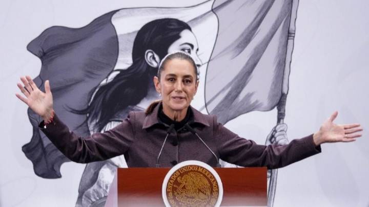 Sheinbaum afirma que buscará antes de noviembre un acuerdo con Trump sobre los aranceles a los camiones