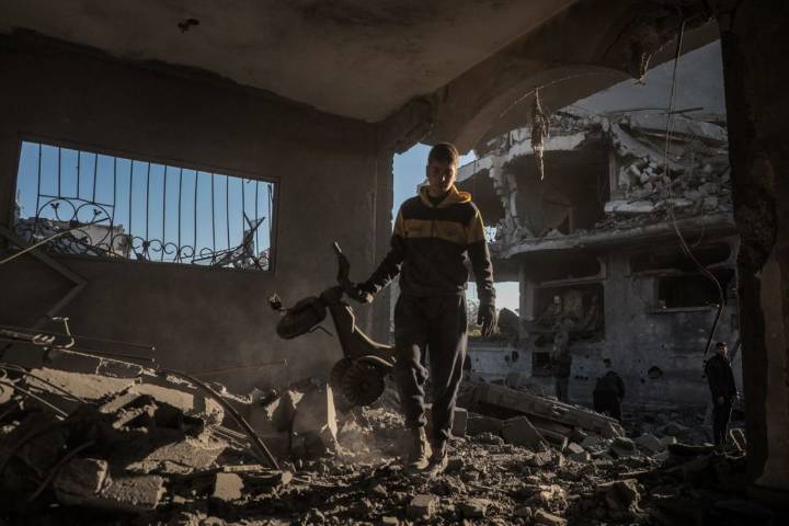 Israel ataca de nuevo en Gaza tras la muerte de dos militares en Rafá