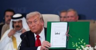 Trump firma acuerdo de paz para Gaza durante cumbre en Egipto: ‘Es un gran día para el mundo’