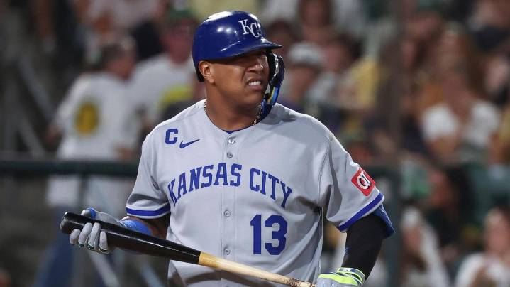 Royals' Salvador Perez expected to return in 2026, team eyes playoff comeback following 82
