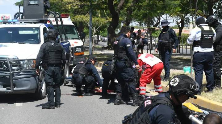 Accidente en Irapuato: motociclista arrolla a persona de la tercera edad en bulevar Solidaridad, muere en el hospital