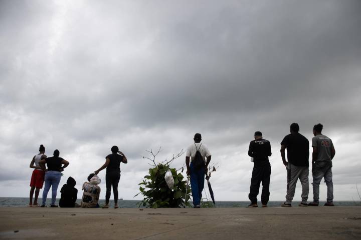 México pide a nacionales en Jamaica mantenerse alerta ante el avance del huracán Melissa