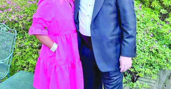 A reminder in pink: Adkins urges women not to skip their mammograms