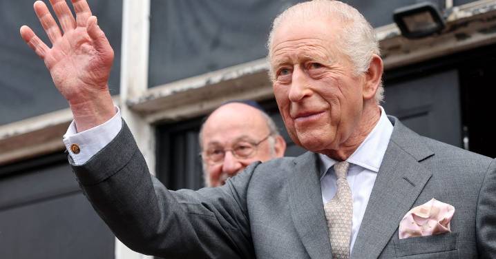 King's show of defiance days after brother's titles taken