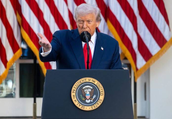 Trump autoriza operaciones encubiertas de la CIA en Venezuela y analiza ataques por tierra