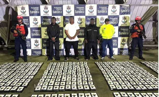 La Armada incautó cerca de tres toneladas de cocaína en el Pacífico